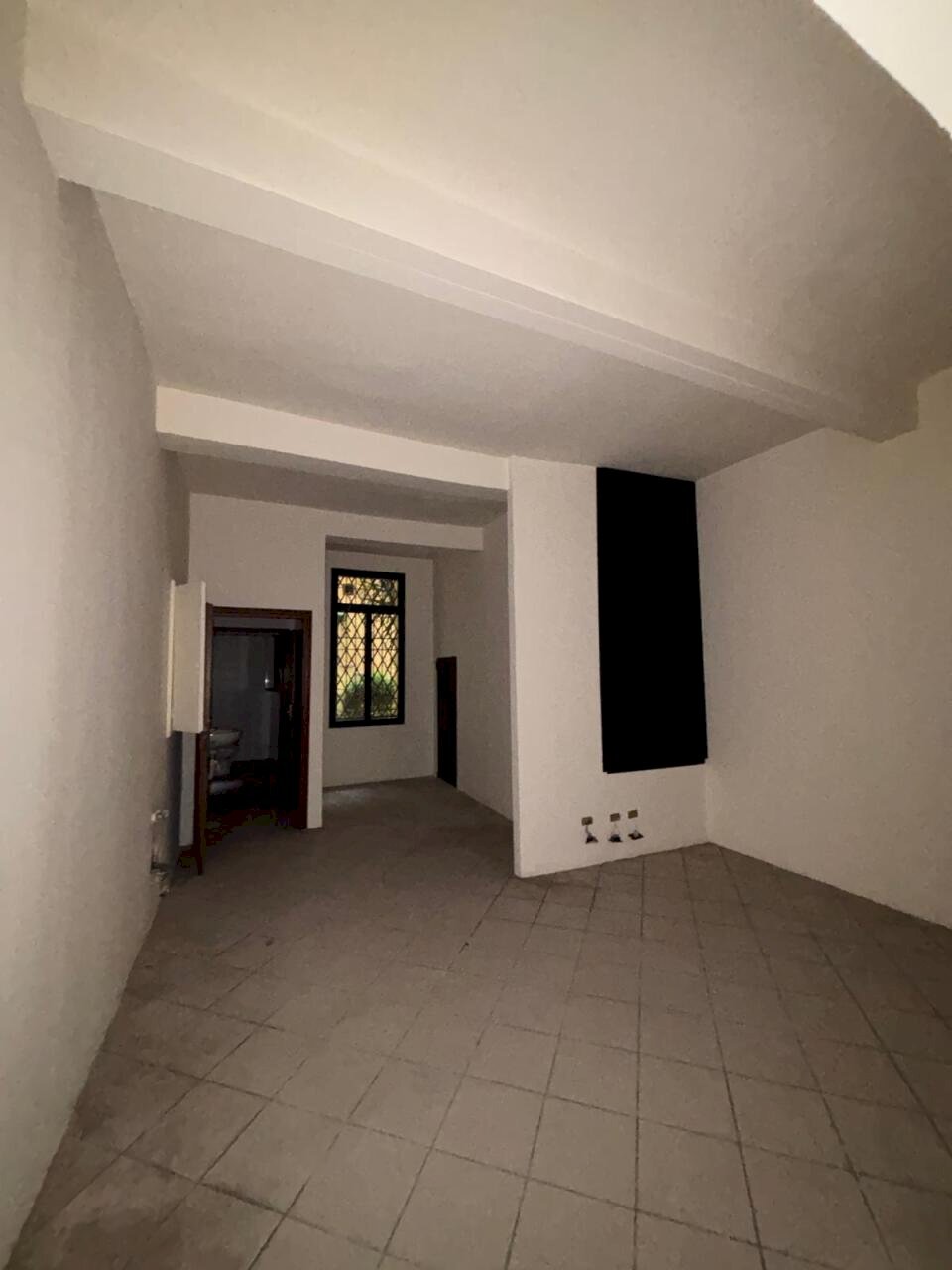 WhatsApp Image 2026-04-14 at 10.39.50...jpeg - Commercial Premises Via dell'Abbadia 4b, Bologna (neighborhood Centro Storico) - photo 3
