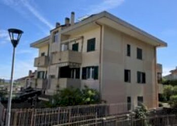 Three-room apartment Albenga - photo 2