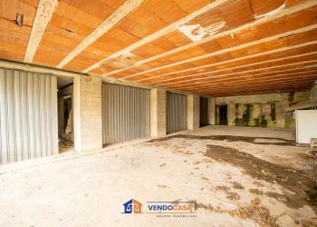 Stable - Palace Bagnolo Piemonte - photo 32