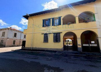 Three-room apartment Via 24 Maggio, 19, Parabiago - photo 1