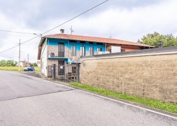 Semi-detached house Strada Villapet, Villanova Canavese - photo 1
