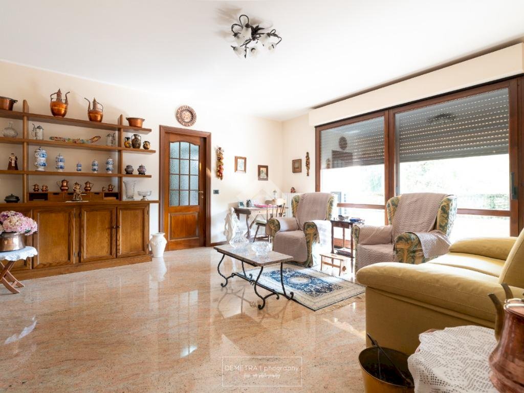 Three-room apartment Via della pace, Vignola - photo 1