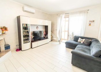 Four-room apartment Via De Gasperi, Leini - photo 1