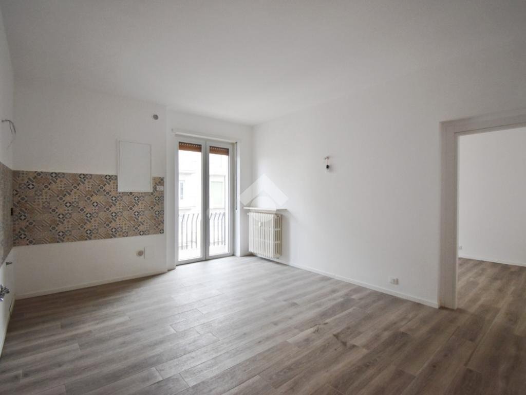 Apartment Corso massimo d'azeglio, Ivrea - photo 2