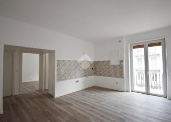 Apartment Corso massimo d'azeglio, Ivrea - photo 1