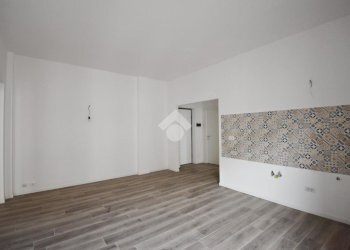 Apartment Corso massimo d'azeglio, Ivrea - photo 4