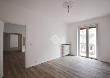 Apartment Corso massimo d'azeglio, Ivrea - photo 8