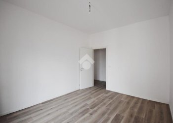 Apartment Corso massimo d'azeglio, Ivrea - photo 24