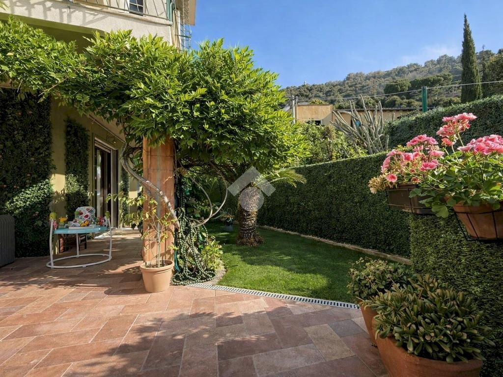 Three-room apartment Via degli Ulivi, Ventimiglia - photo 1