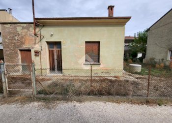 Villa Via violetta, Russi - photo 3
