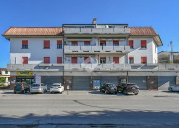 Three-room apartment Via Uccellino, Poggio Renatico - photo 1