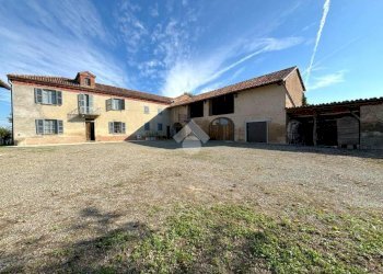 Casa indipendente Frazione Quartino, Calamandrana - foto 1