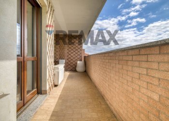 Balcone - Attic Via Giovanni Campano
 
36, Novara - photo 11