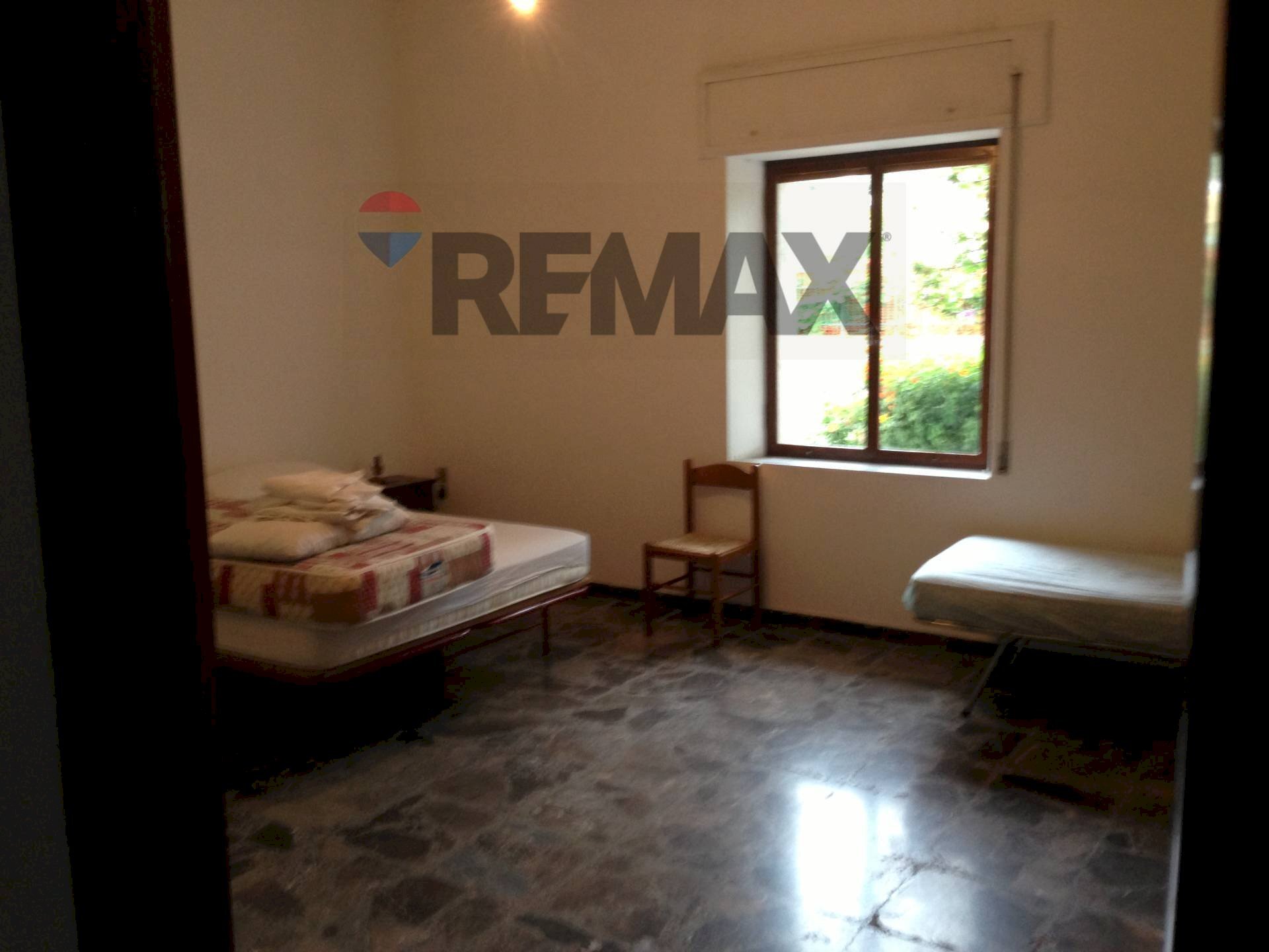Camera / camera da letto - Appartamento Via Magna Grecia
 
15, Roseto Capo Spulico - foto 2