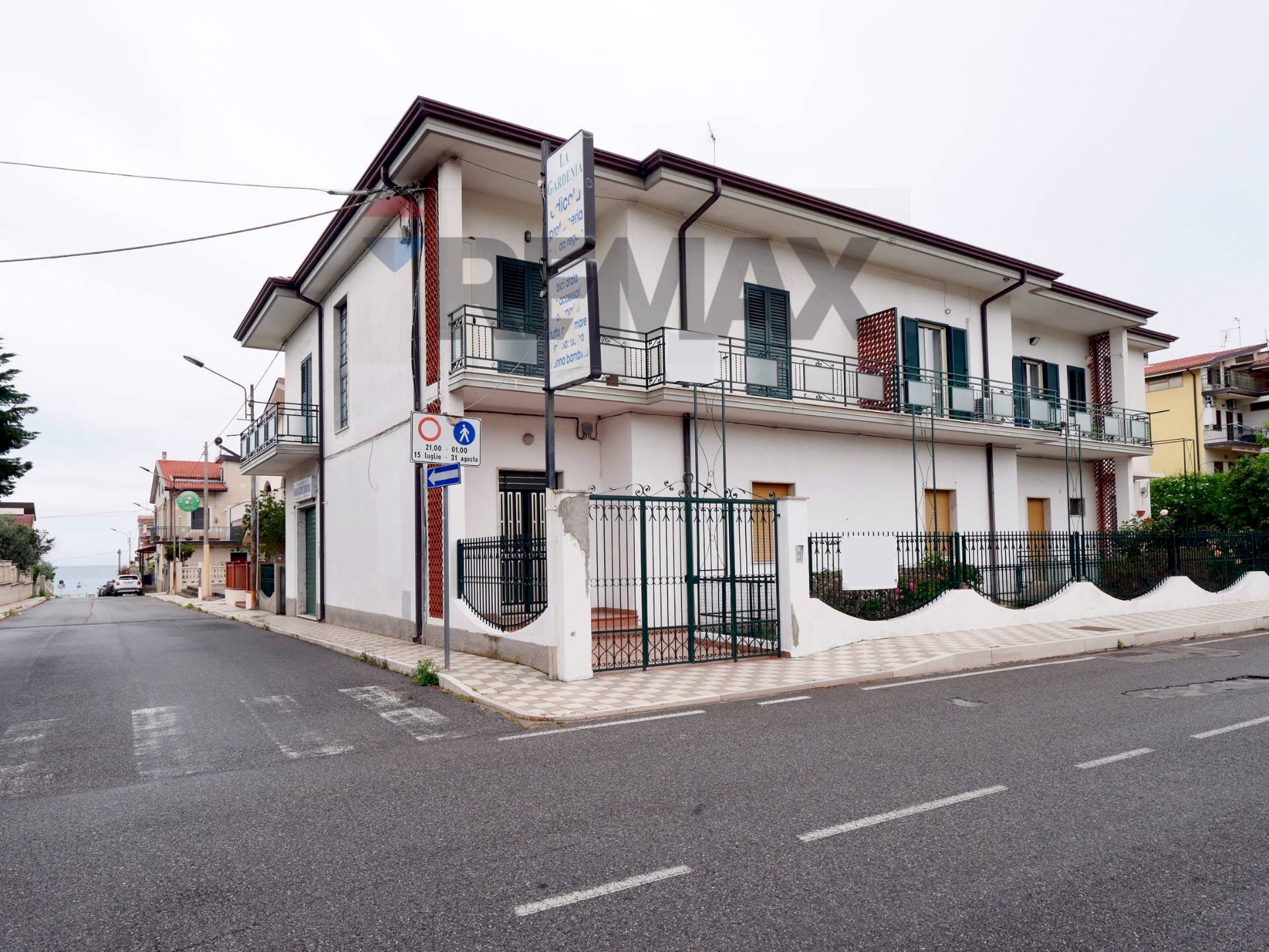 Casa all\'aperto - Trilocale Via Magna Grecia
 
15, Roseto Capo Spulico - foto 1