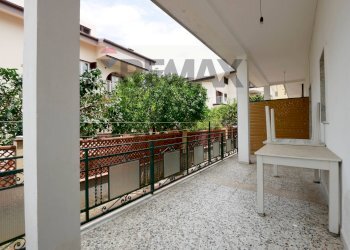 Balcone - Trilocale Via Magna Grecia
 
15, Roseto Capo Spulico - foto 7