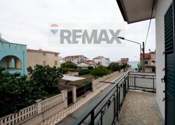 Balcone - Trilocale Via Magna Grecia
 
14, Roseto Capo Spulico - foto 4