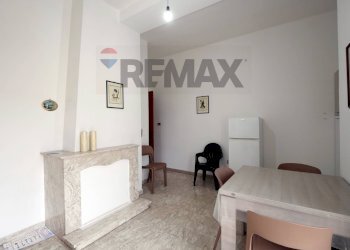 Sala da pranzo - Trilocale Via Magna Grecia
 
14, Roseto Capo Spulico - foto 7