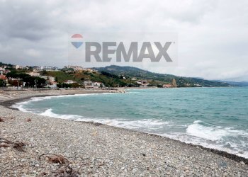 Vista dell\'acqua - Trilocale Via Magna Grecia
 
14, Roseto Capo Spulico - foto 15