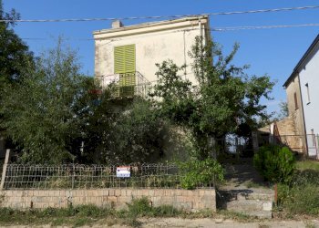 Edificio all\'aperto - Casa indipendente Contrada Rizzacorno
 
4, Lanciano - foto 2