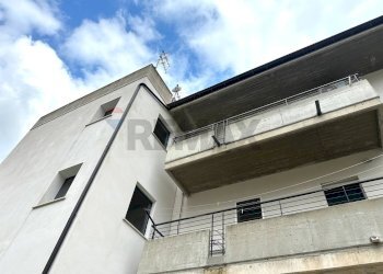 Edificio all\'aperto - Appartamento Via Scesa Valli
 
55, Villa Santa Maria - foto 36