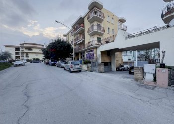 Edificio all\'aperto - Apartment Via Bachelet
 
28, Fossacesia - photo 2