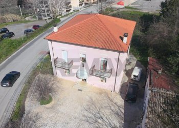 Casa all\'aperto - Casa indipendente Via Frisa
 
28, Lanciano - foto 4