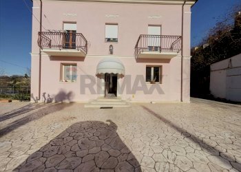 Casa all\'aperto - Casa indipendente Via Frisa
 
28, Lanciano - foto 7