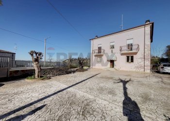Casa all\'aperto - Casa indipendente Via Frisa
 
28, Lanciano - foto 8