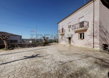 Casa all\'aperto - Casa indipendente Via Frisa
 
28, Lanciano - foto 40