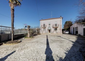 Casa all\'aperto - Casa indipendente Via Frisa
 
28, Lanciano - foto 44
