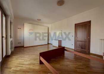 Camera / camera da letto - Two-room apartment Casoli - photo 13