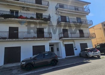Edificio all\'aperto - Four-room apartment Via San Pietro
 
75/A, Altino - photo 3