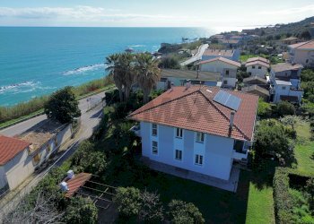 Casa all\'aperto - Casa semi indipendente Contrada Vallevò
 
175, Rocca San Giovanni - foto 1
