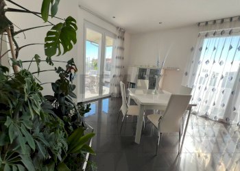 Sala da pranzo - Casa semi indipendente Contrada Vallevò
 
175, Rocca San Giovanni - foto 34