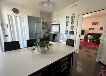 Sala da pranzo - Casa semi indipendente Contrada Vallevò
 
175, Rocca San Giovanni - foto 44