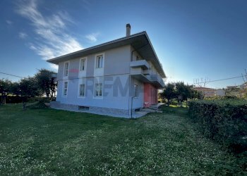 Casa all\'aperto - Casa semi indipendente Contrada Vallevò
 
175, Rocca San Giovanni - foto 92