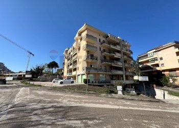 Edificio all\'aperto - Appartamento Via Guido Rosato
 
48, Lanciano - foto 34