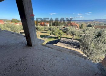 Vista delle montagne - Independent house C.da Villa Elce
 
83, Lanciano - photo 71