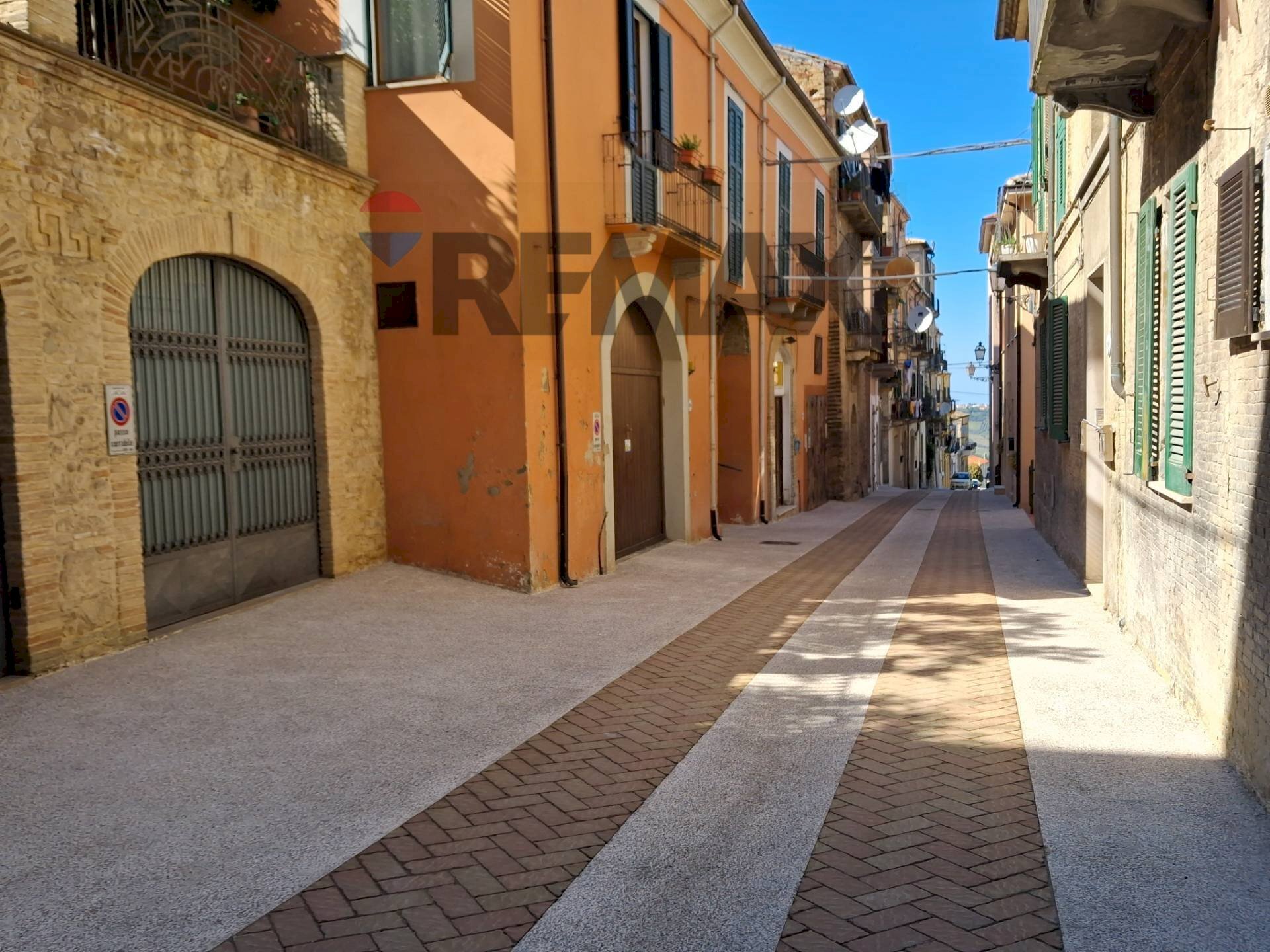 Edificio all\'aperto - Locale Commerciale Vico 10 di Via Cavour
 
1, Lanciano - foto 1