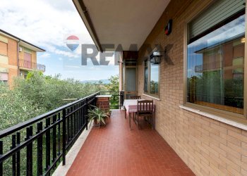 Balcone - Four-room apartment via Tagliamento
 
16, Mentana - photo 8