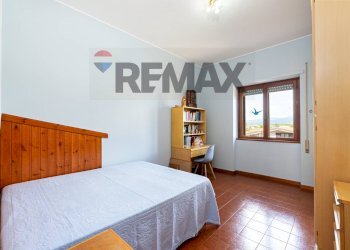 Camera / camera da letto - Four-room apartment via Tagliamento
 
16, Mentana - photo 24