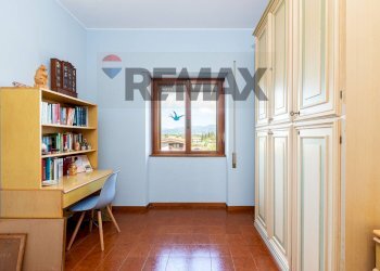 Camera / camera da letto - Four-room apartment via Tagliamento
 
16, Mentana - photo 25
