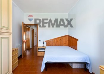 Camera / camera da letto - Four-room apartment via Tagliamento
 
16, Mentana - photo 26