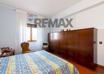 Camera / camera da letto - Four-room apartment via Tagliamento
 
16, Mentana - photo 30