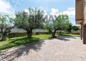 Giardino - Four-room apartment via Tagliamento
 
16, Mentana - photo 35