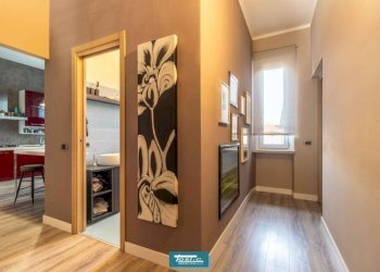 Corridoio - Four-room apartment corso Roma, Borgomanero - photo 14