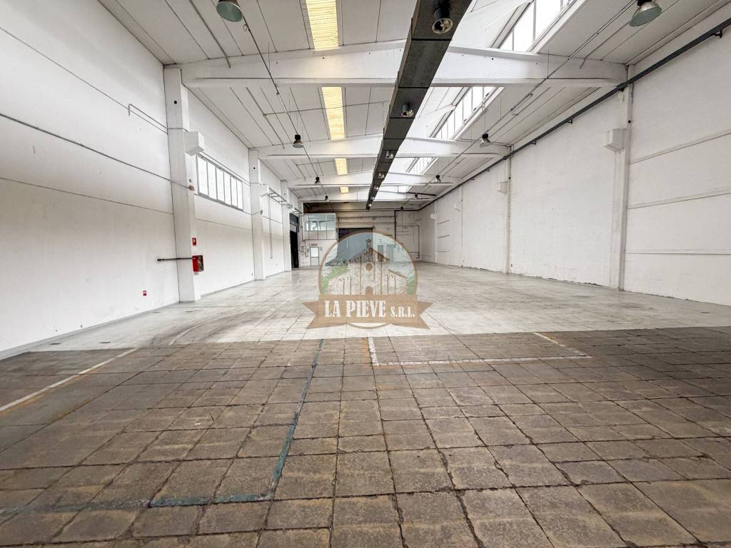 Interno non residenziale - Shed via Canzo, Peschiera Borromeo - photo 2