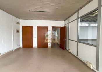 Interno non residenziale - Shed via Canzo, Peschiera Borromeo - photo 6