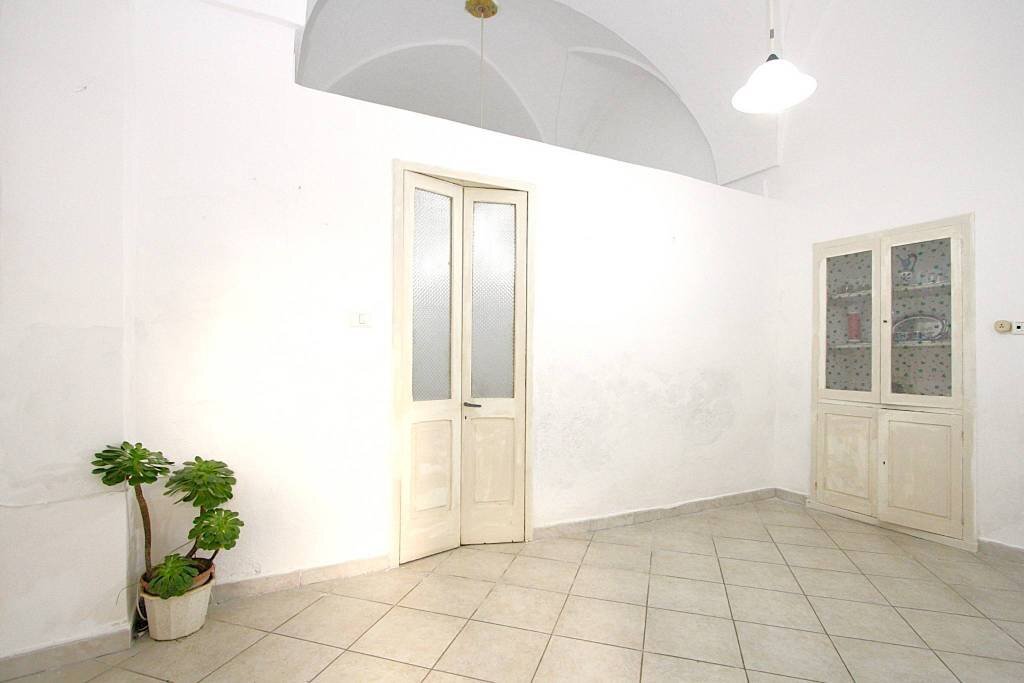 Stanza non arredata - Independent house via Marsini, Salve - photo 1